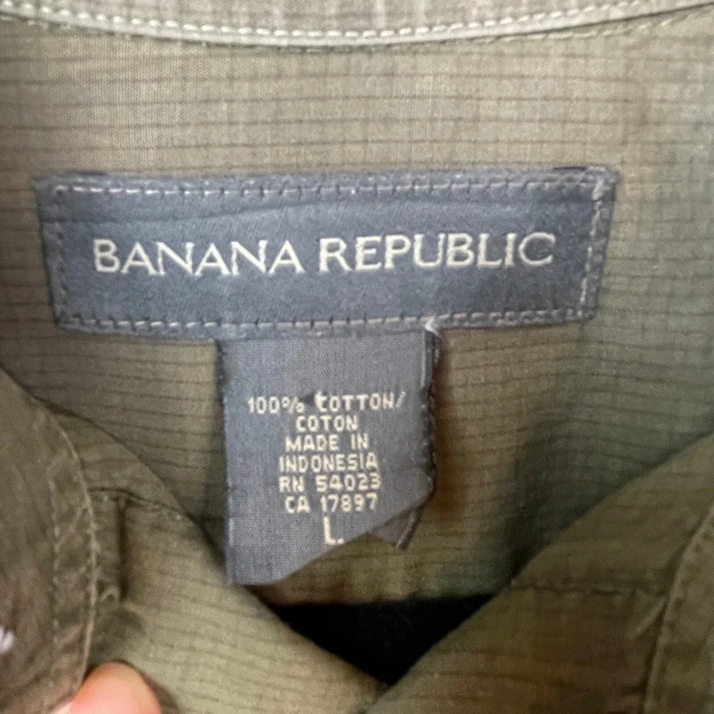 Banana Republic Shirt Mens Large 100% Cotton Olive Green Long Sleeve Button Down